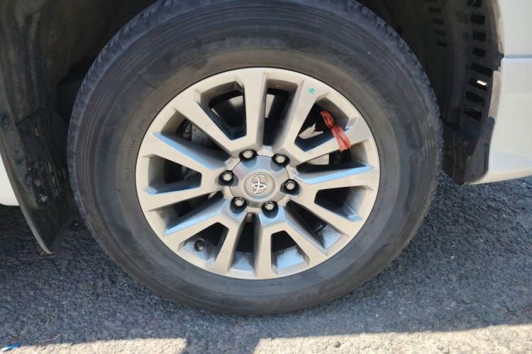 Used Toyota Prado 2019 3.5L Automatic TX-L Deluxe Edition Right Front Wheel Hub