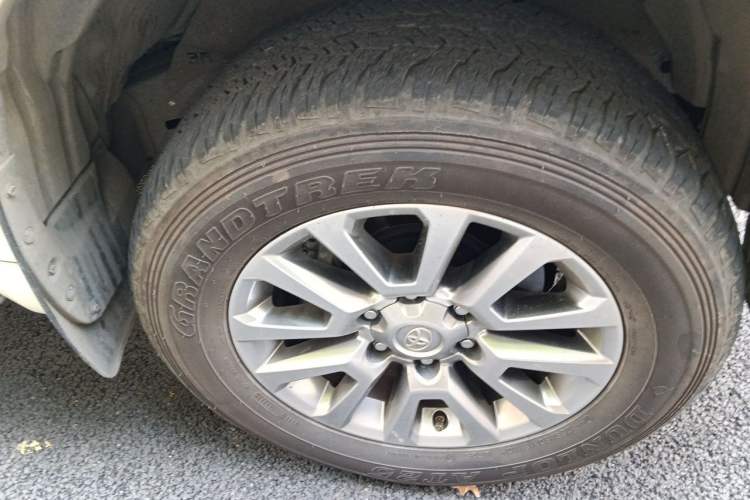 Used Toyota Prado 2019 3.5L Automatic TX-L Deluxe Edition Right Front Wheel Hub