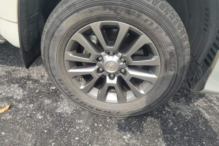 Used Toyota Prado 2019 3.5L Automatic TX-L Deluxe Edition Right Front Wheel Hub