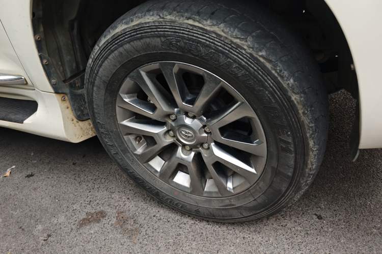 Used Toyota Prado 2019 2.7L TX-L Nine Air Systems External Mounting Sunroof – Middle East Right Front Wheel Hub