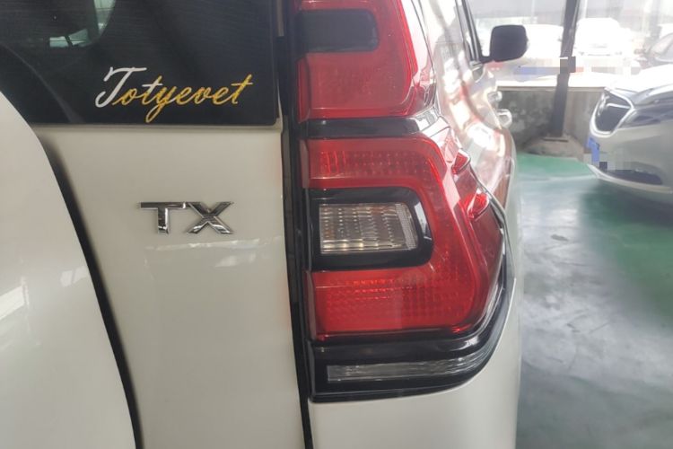 Used Toyota Prado 2019 3.5L Automatic TX-L Deluxe Edition with Rear-Mounted Spare Tire Right Rear Taillight