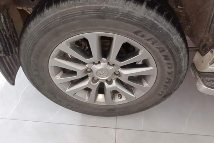 Used Toyota Prado 2019 3.5L Automatic TX-L Deluxe Edition Right Rear Wheel Hub