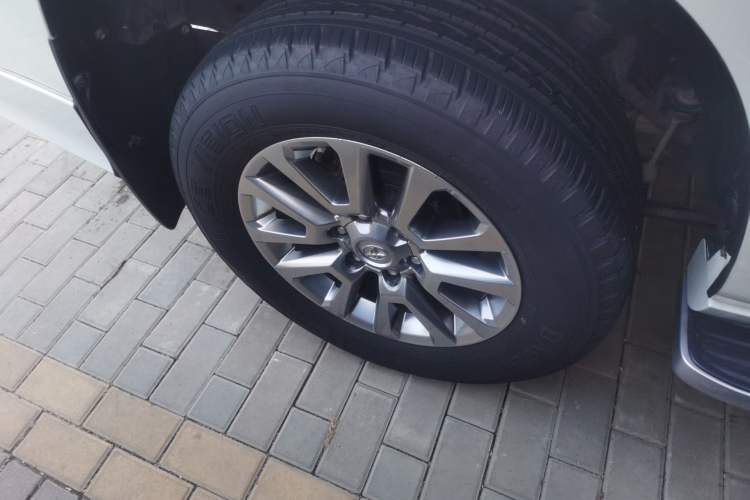 Used Toyota Prado 2019 3.5L Automatic TX-L Deluxe Edition Right Rear Wheel Hub