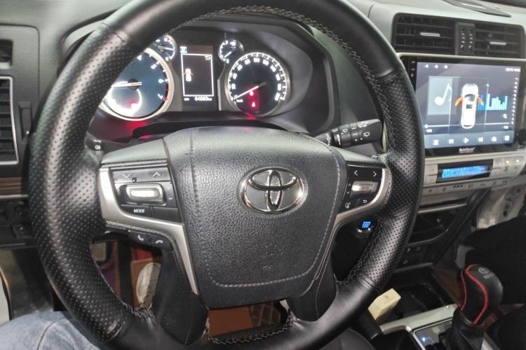 Used Toyota Prado 2019 3.5L Automatic TX-L Deluxe Edition with Rear-Mounted Spare Tire Steering Wheel