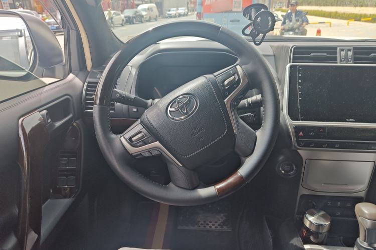 Used Toyota Prado 2019 4.0L TX-L Middle East Steering Wheel