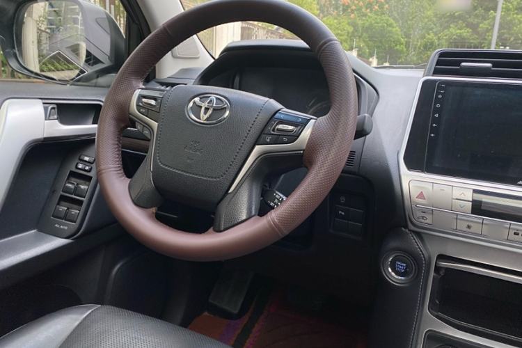 Used Toyota Prado 2019 3.5L Automatic TX-L Deluxe Edition Steering Wheel