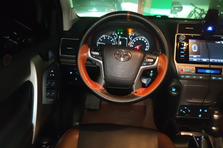 Used Toyota Prado 2019 3.5L Automatic TX-L Deluxe Edition with Rear-Mounted Spare Tire Steering Wheel