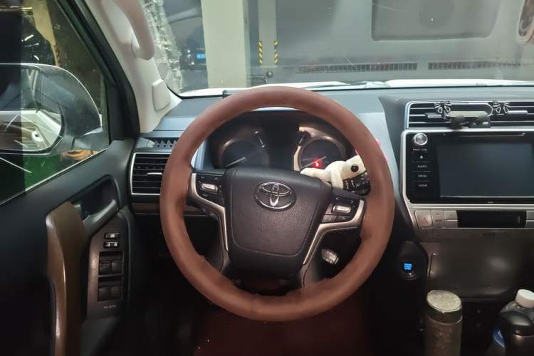 Used Toyota Prado 2019 3.5L Automatic TX-L Deluxe Edition with Rear-Mounted Spare Tire Steering Wheel