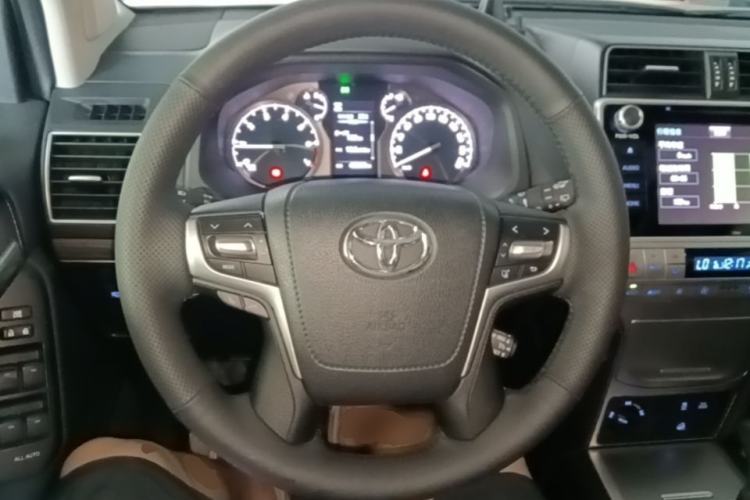 Used Toyota Prado 2019 3.5L Automatic TX-L Deluxe Edition Steering Wheel
