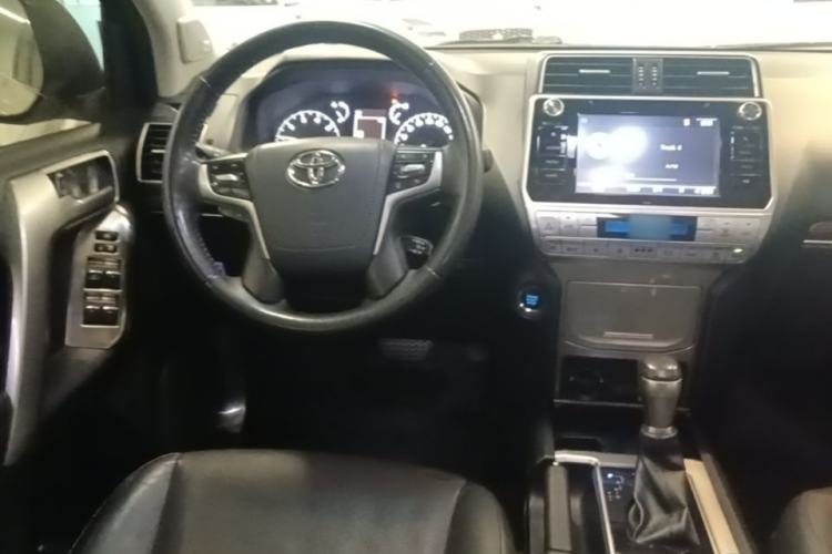 Used Toyota Prado 2019 3.5L Automatic TX-L Deluxe Edition with Rear-Mounted Spare Tire Steering Wheel