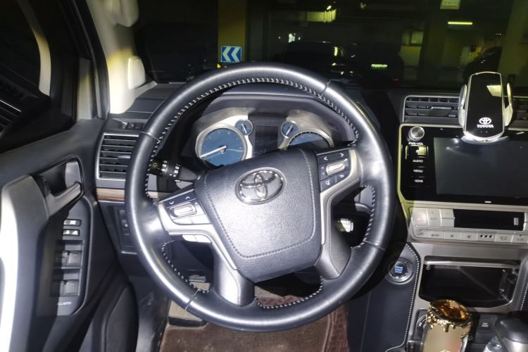 Used Toyota Prado 2019 3.5L Automatic TX-L Deluxe Edition with Rear-Mounted Spare Tire Steering Wheel