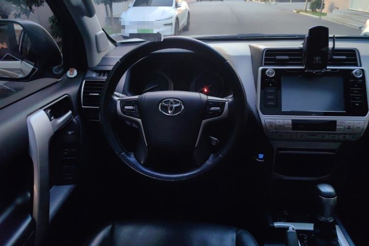 Used Toyota Prado 2019 3.5L Automatic TX-L Deluxe Edition with Rear-Mounted Spare Tire Steering Wheel