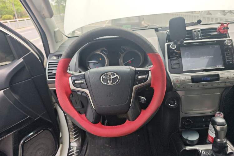 Used Toyota Prado 2019 3.5L Automatic TX-L Deluxe Edition with Rear-Mounted Spare Tire Steering Wheel