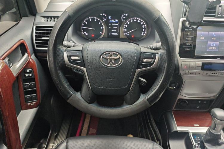 Used Toyota Prado 2019 3.5L Automatic TX-L Deluxe Edition with Rear-Mounted Spare Tire Steering Wheel