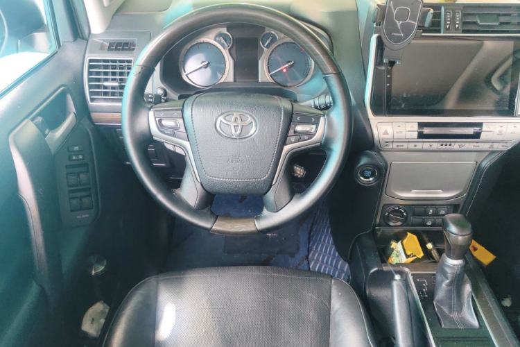 Used Toyota Prado 2019 3.5L Automatic TX-L Deluxe Edition with Rear-Mounted Spare Tire Steering Wheel