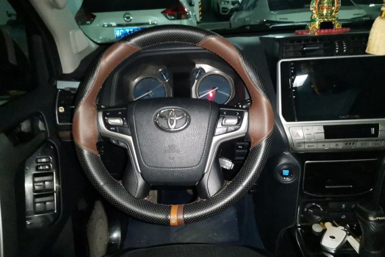 Used Toyota Prado 2019 3.5L Automatic TX-L Deluxe Edition with Rear-Mounted Spare Tire Steering Wheel