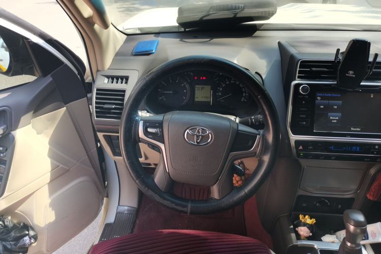Used Toyota Prado 2019 2.7L VX External Mount – Middle East Steering Wheel