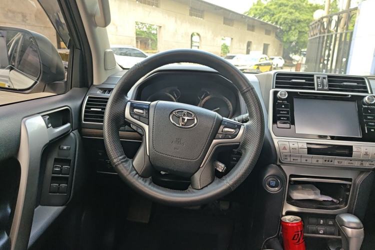 Used Toyota Prado 2019 3.5L Automatic TX-L Deluxe Edition with Rear-Mounted Spare Tire Steering Wheel