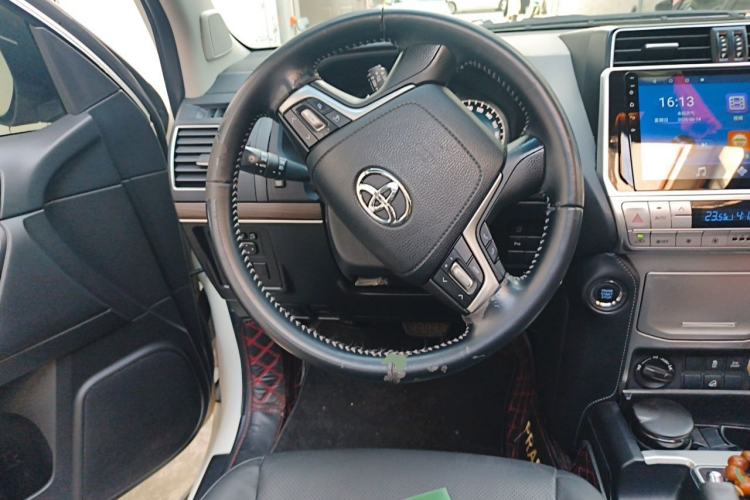 Used Toyota Prado 2019 3.5L Automatic TX-L Deluxe Edition with Rear-Mounted Spare Tire Steering Wheel