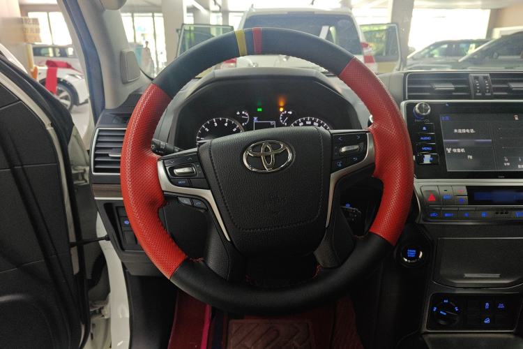 Used Toyota Prado 2019 3.5L Automatic TX-L Deluxe Edition with Rear-Mounted Spare Tire Steering Wheel