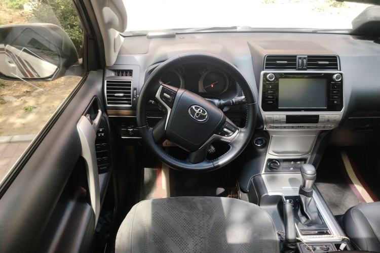 Used Toyota Prado 2019 3.5L Automatic TX-L Deluxe Edition with Rear-Mounted Spare Tire Steering Wheel