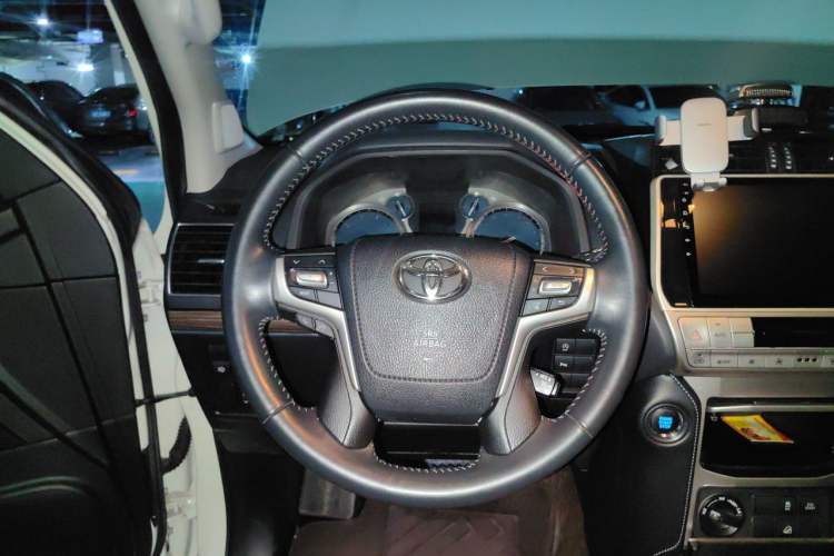Used Toyota Prado 2019 3.5L Automatic TX-L Deluxe Edition with Rear-Mounted Spare Tire Steering Wheel