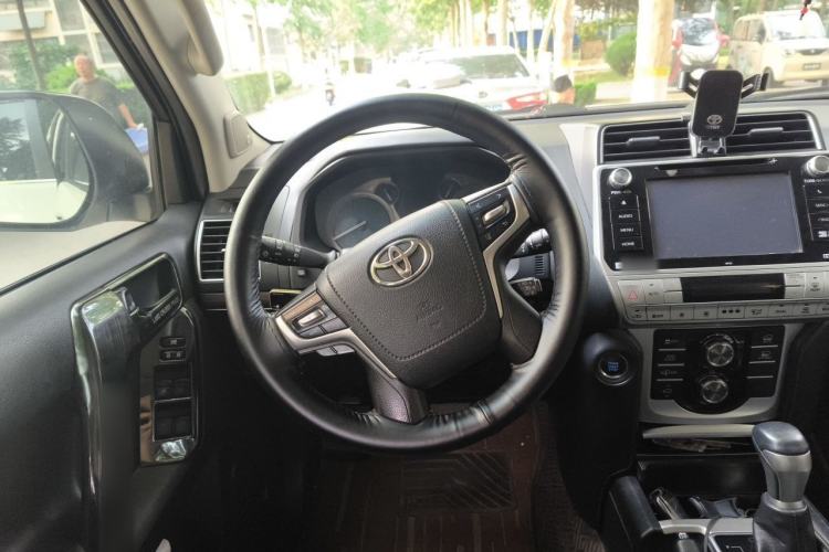 Used Toyota Prado 2019 3.5L Automatic TX-L Deluxe Edition with Rear-Mounted Spare Tire Steering Wheel
