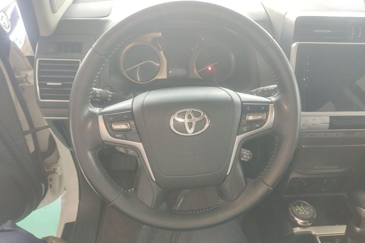 Used Toyota Prado 2019 3.5L Automatic TX-L Deluxe Edition with Rear-Mounted Spare Tire Steering Wheel