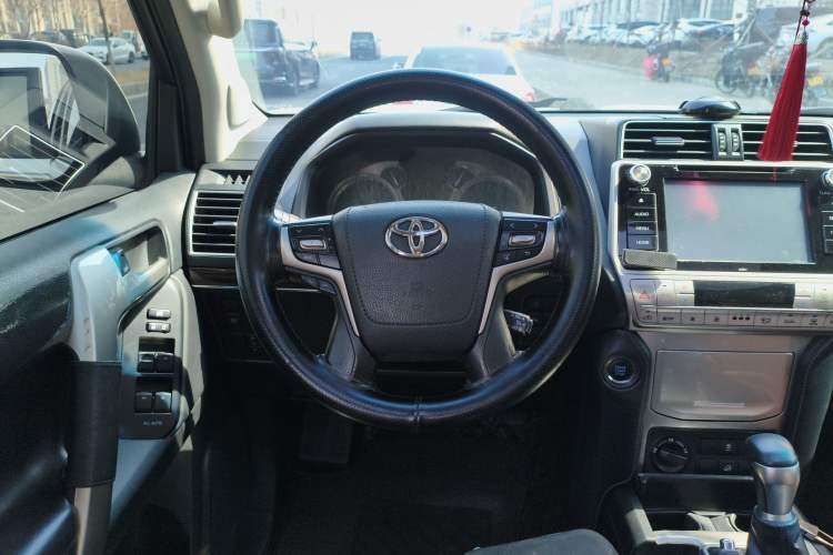 Used Toyota Prado 2019 3.5L Automatic TX-L Deluxe Edition with Rear-Mounted Spare Tire Steering Wheel