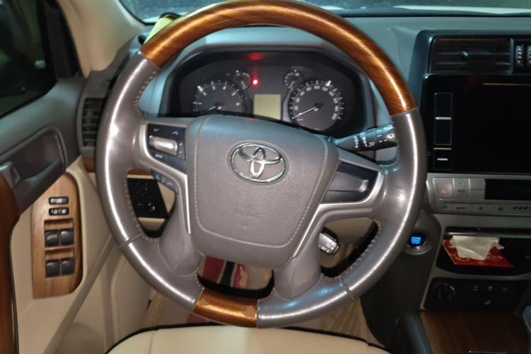 Used Toyota Prado 2019 4.0L GX-R Dubai Edition – Middle East Steering Wheel