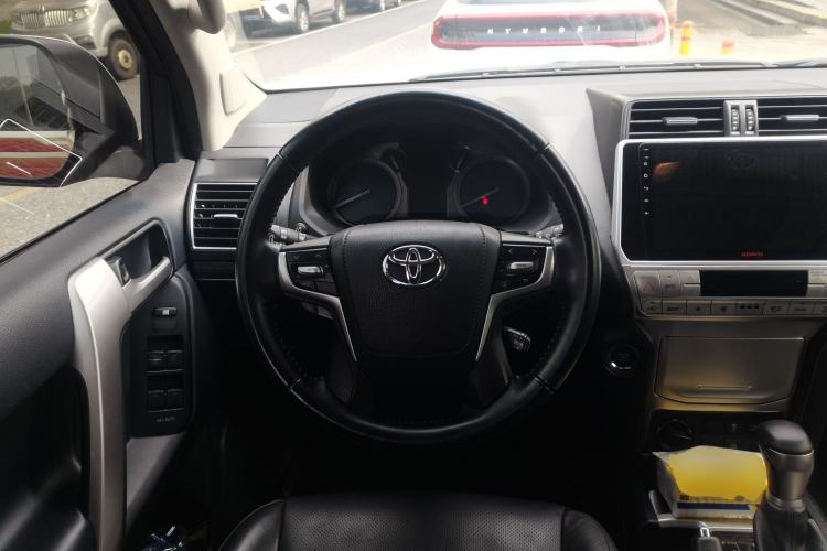 Used Toyota Prado 2019 3.5L Automatic TX-L Deluxe Edition Steering Wheel