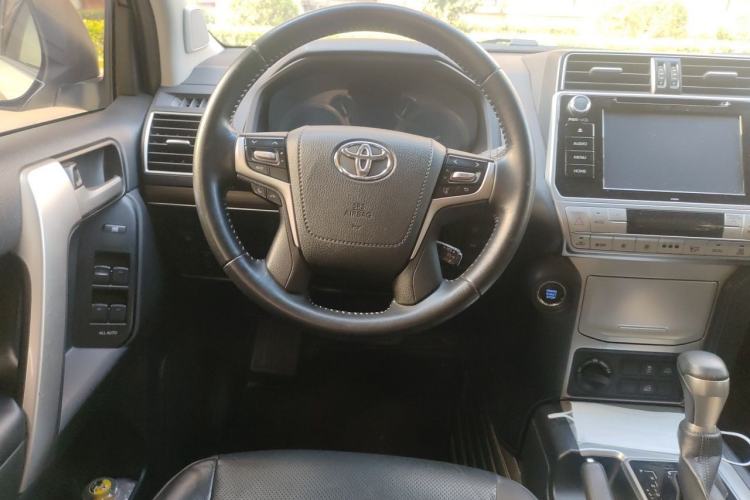 Used Toyota Prado 2019 3.5L Automatic TX-L Deluxe Edition with Rear-Mounted Spare Tire Steering Wheel