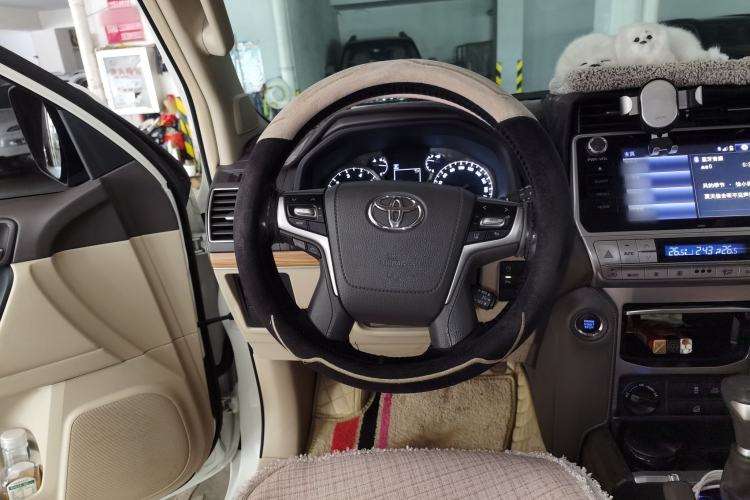 Used Toyota Prado 2019 3.5L Automatic TX-L Deluxe Edition with Rear-Mounted Spare Tire Steering Wheel
