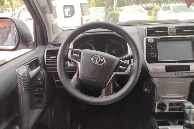 Used Toyota Prado 2019 3.5L Automatic TX-L Deluxe Edition with Rear-Mounted Spare Tire Steering Wheel