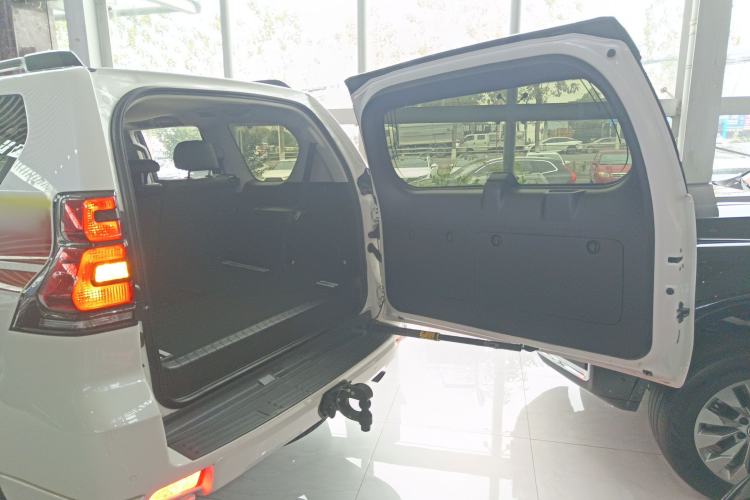 Used Toyota Prado 2019 3.5L Automatic TX-L Deluxe Edition Trunk