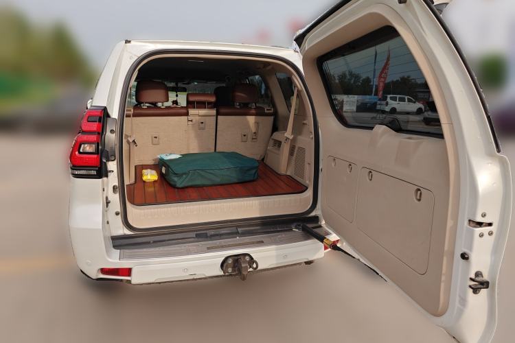 Used Toyota Prado  Trunk