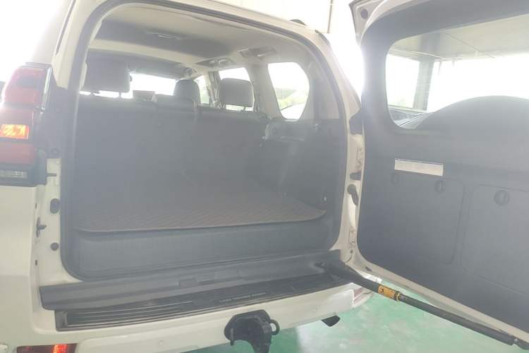 Used Toyota Prado 2019 3.5L Automatic TX-L Deluxe Edition with Rear-Mounted Spare Tire Trunk