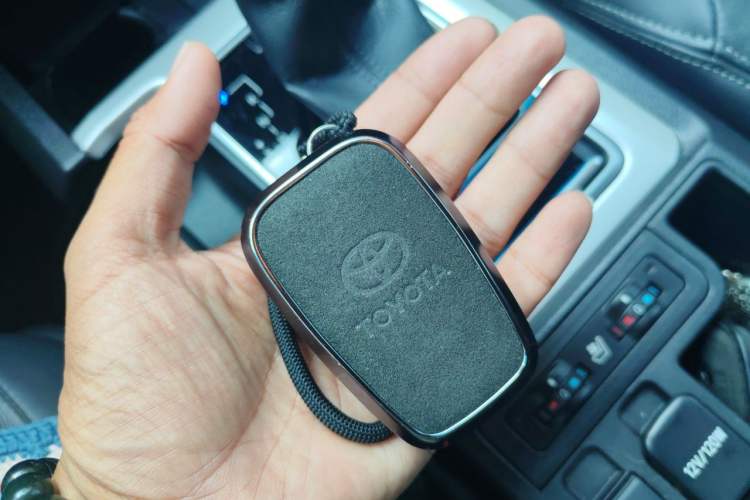 Used Toyota Prado 2019 3.5L Automatic TX-L Deluxe Edition Vehicle Key