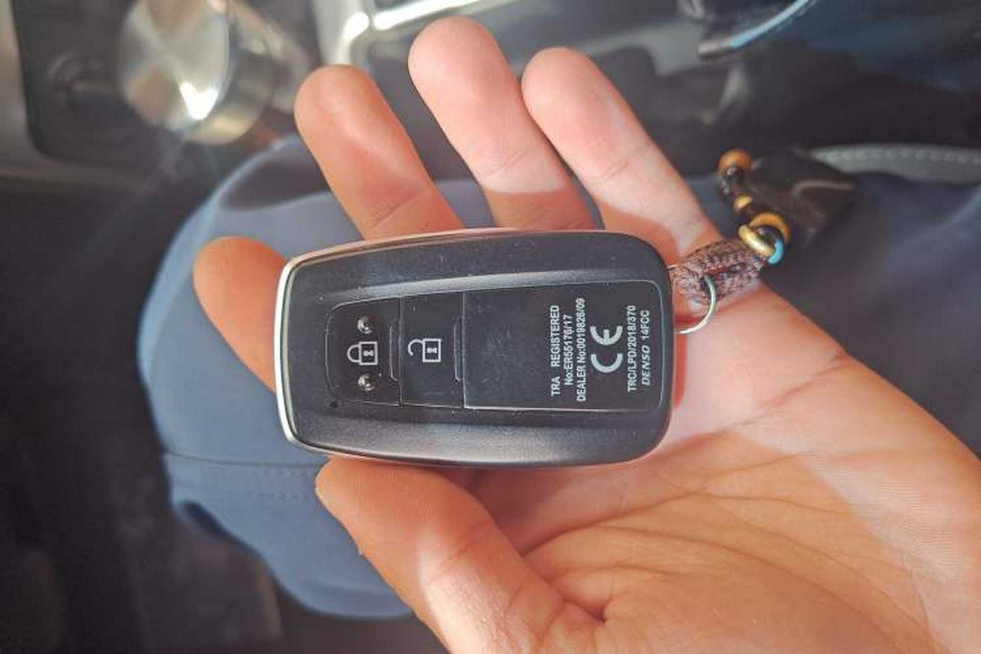 Used Toyota Prado 2019 4.0L TX-L Middle East Vehicle Key