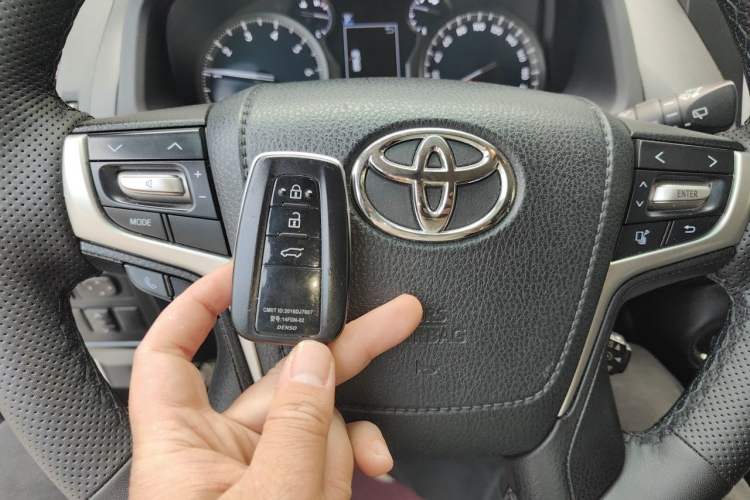 Used Toyota Prado 2019 3.5L Automatic TX-L Deluxe Edition Vehicle Key