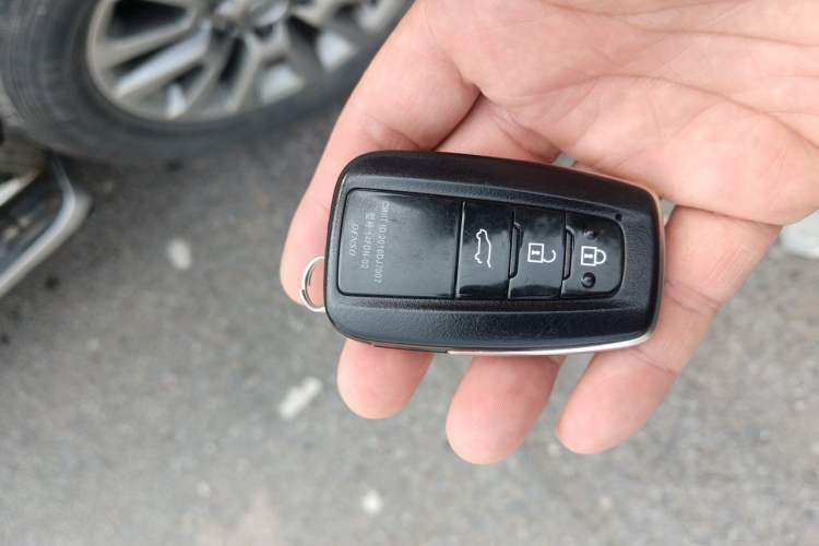 Used Toyota Prado 2019 3.5L Automatic TX-L Deluxe Edition Vehicle Key