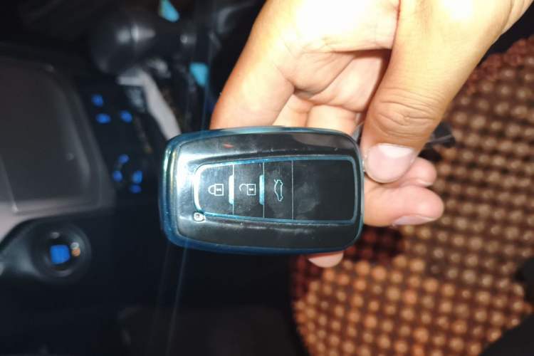 Used Toyota Prado 2019 3.5L Automatic TX-L Deluxe Edition Vehicle Key