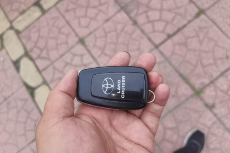 Used Toyota Prado 2019 3.5L Automatic TX-L Deluxe Edition Vehicle Key
