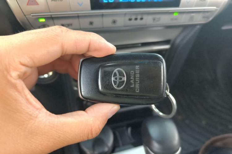 Used Toyota Prado 2019 3.5L Automatic TX-L Deluxe Edition Vehicle Key