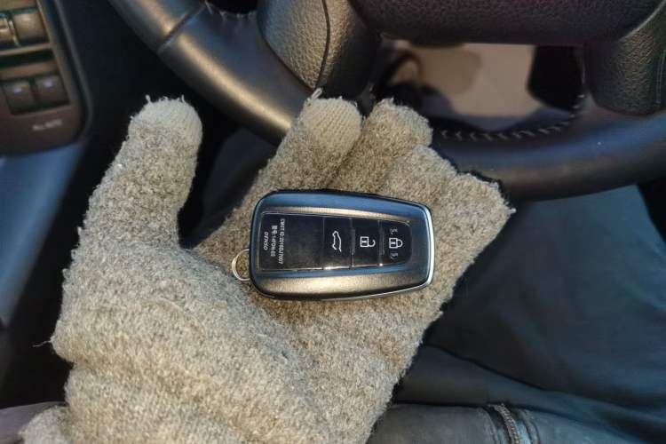 Used Toyota Prado 2019 3.5L Automatic TX-L Deluxe Edition Vehicle Key