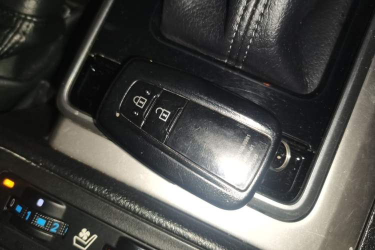 Used Toyota Prado 2019 3.5L Automatic TX-L Deluxe Edition with Rear-Mounted Spare Tire Vehicle Key