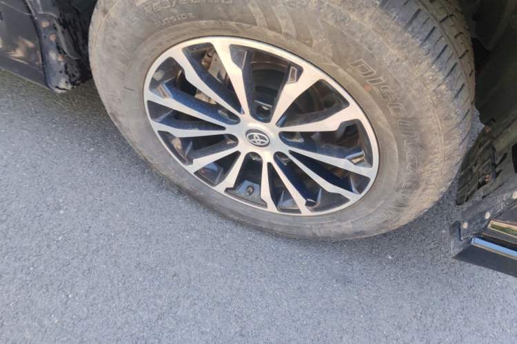 Used Toyota Prado  Right Front Wheel Hub