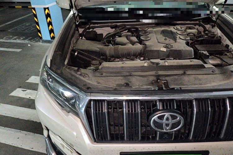 Used Toyota Prado 2020 4.0L TX-L Middle East Engine Bay Right