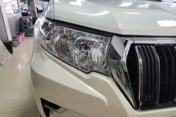 Used Toyota Prado  Right Front Headlight