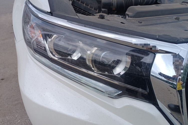 Used Toyota Prado  Right Front Headlight